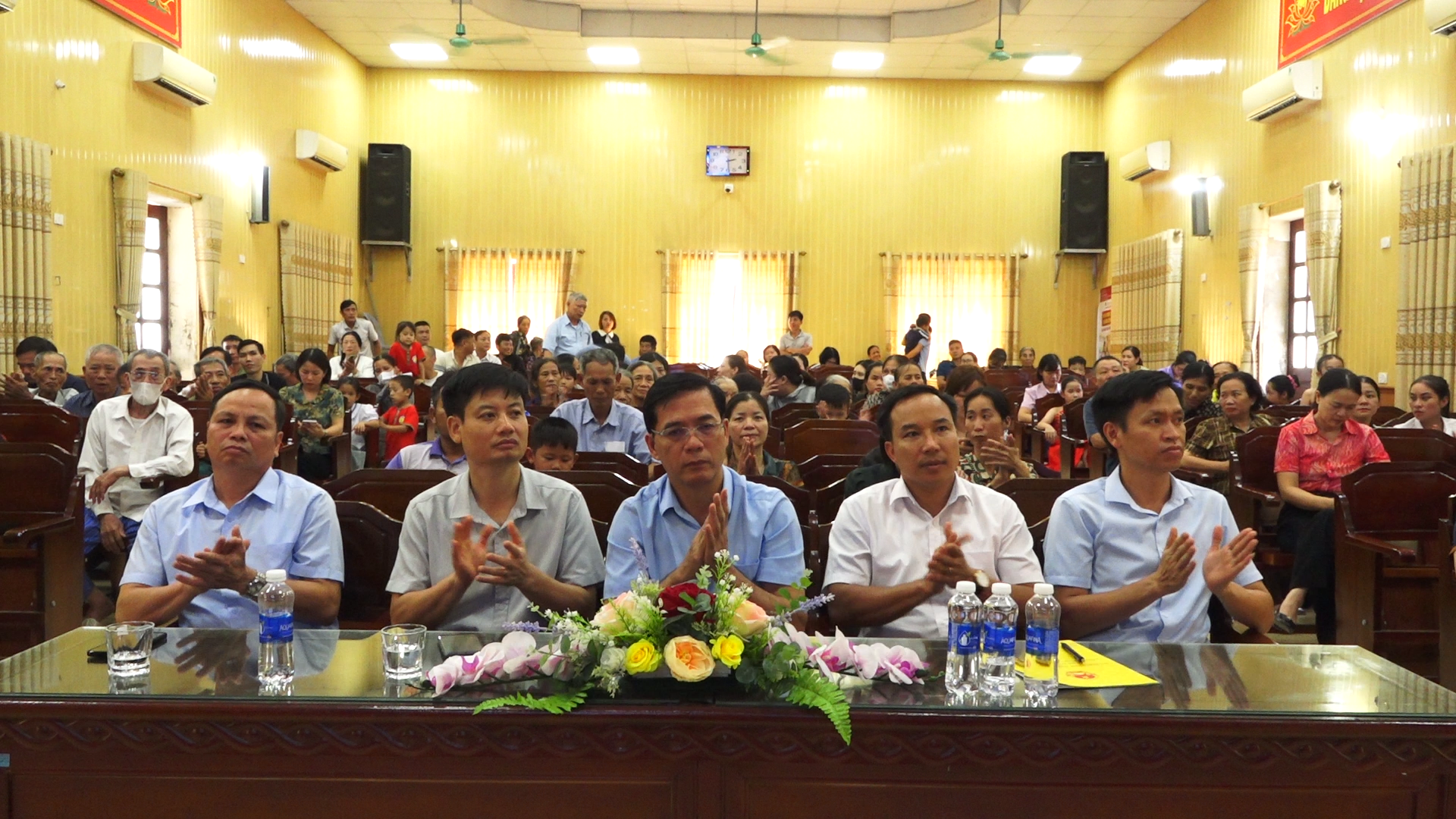 XÃ PHỤ DỰC TỔ CHỨC THÀNH CÔNG CHƯƠNG TRÌNH “TRUNG THU NHÂN ÁI” NĂM 2026: LỒNG ĐÈN THẮP SÁNG ƯỚC MƠ CHO TRẺ EM CÓ HOÀN CẢNH KHÓ KHĂN.